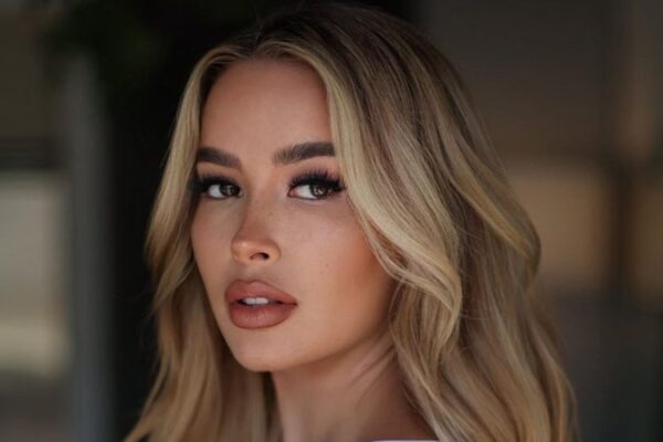 Elena Kamperi